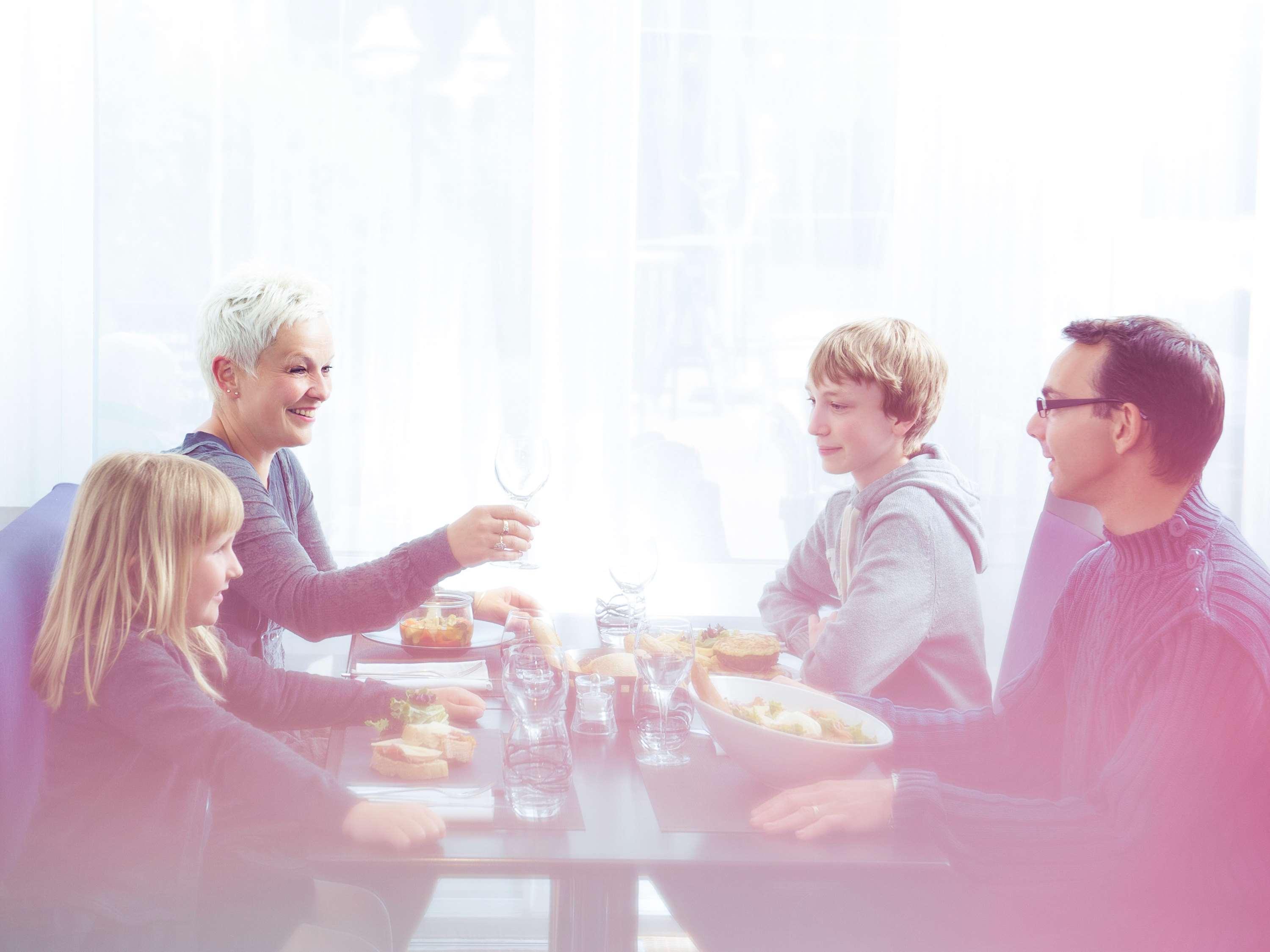 Novotel Brussels Centre Midi Saint-Gilles Ngoại thất bức ảnh